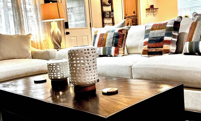 Cypress Casa | Stylish 4BR Retreat in Cypress - King Bed -Fireplace -Outdoor Patio - TVs in 4 R
