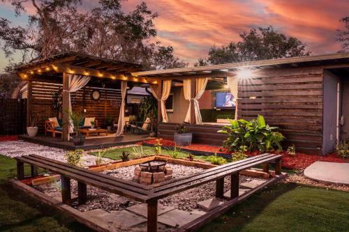 Bearss Plaza Casa | Stylish 4BR with Outdoor Space, Busch Gardens - Renovated