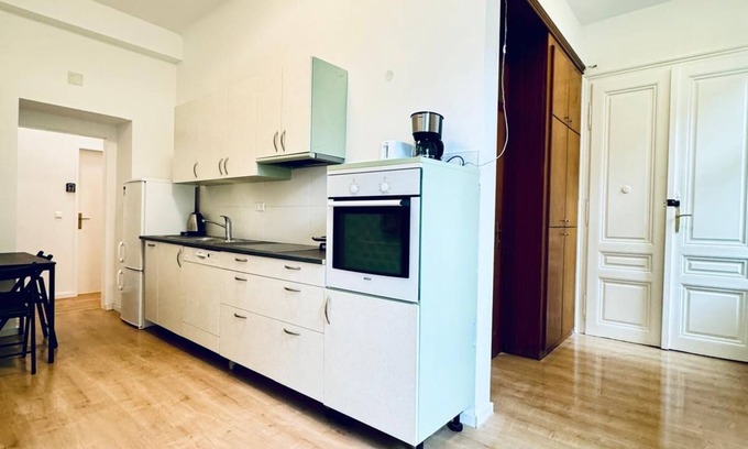 Rudolfsheim-Funfhaus Apartamento | Stylish 5BR 7min to Westbahnhof