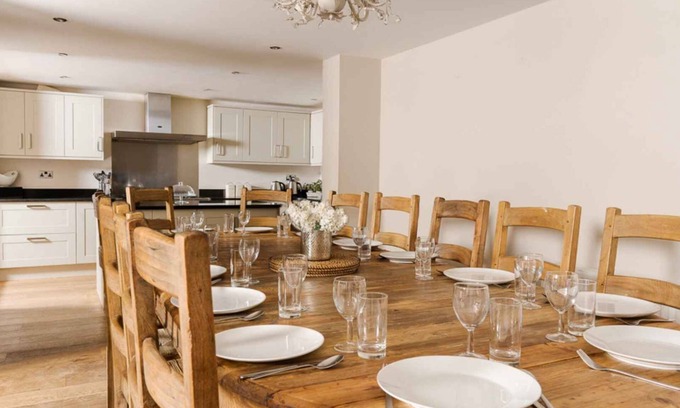 Blackwell in the Peak Casa | Stylish 7 bedroom Victorian townhouse in the heart of the spa town of Buxton