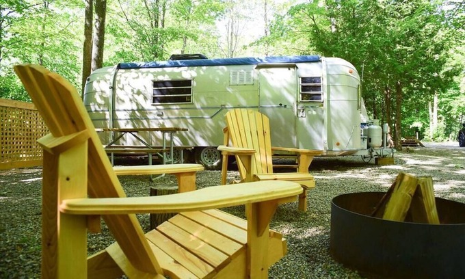 Miller Lake Casa | Stylish Airstream Stay | Close to Tobermory Grotto