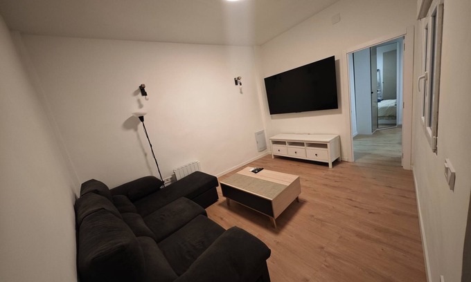 Alcobendas Apartamento | Stylish Alcobendas Studio Seasonal