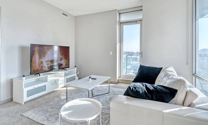 Mission District Apartamento | Stylish Amazing View DT Free Parking+Hot Tub