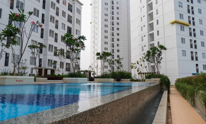 Jatinegara Apartamento | Stylish and Modern 2BR Bassura City Apartment