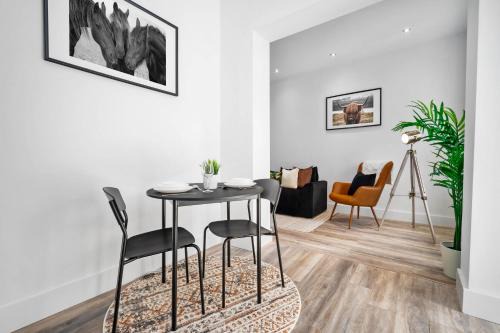 Cradley Apartamento | Stylish Apartment - Free Wifi & Netflix - On Street Parking - Double Bed - 49aG