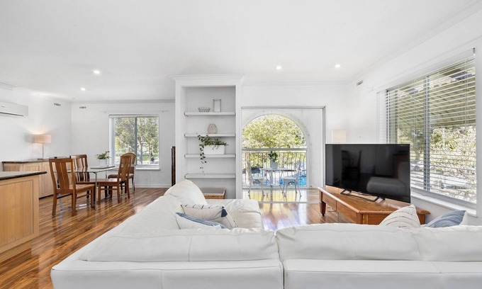 South Perth Apartamento | Stylish Apartment Overlooking Majestic Tree Lined Park, 5 Mins Walk to Zoo