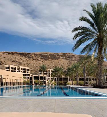 Muscat Apartamento | Stylish Apartment with a Jacuzzi (Park&Pool View)