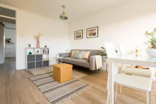 Redcar Apartamento | Stylish apartment with balcony, minutes from beach