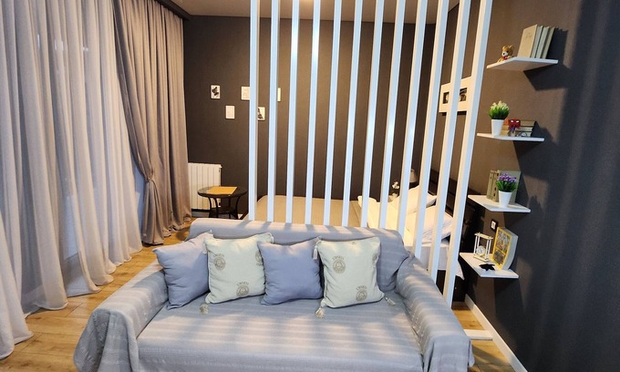 Saburtalo Apartamento | Stylish Apartment with Terrace