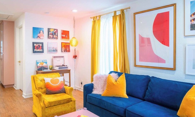 Holly Casa | Stylish, Artsy Bungalow, W/Patio - Central East Austin - 3BR - Pet Friendly!