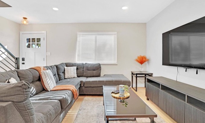 Scenic Heights Casa | Stylish Arvada Duplex | 10 Min to Olde Town & Denver