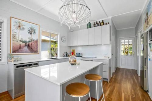 Moffat Beach Apartamento | Stylish Beachouse 200m to Trendy Moffat Beach