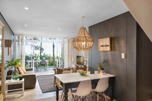 Selection Beach Apartamento | Stylish Beachscape in Umdloti