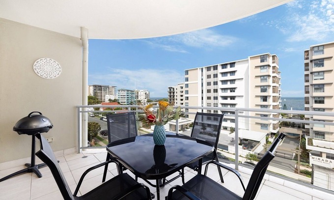 Redcliffe Condominio | Stylish beachside unit 3 min walk to beach
