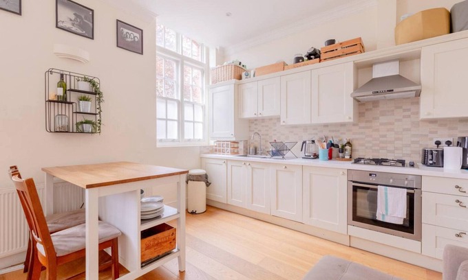 Mile End Apartamento | Stylish Bohemian 2BD Flat — Mile End Park!