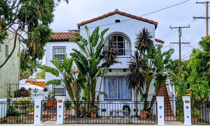 South Wrigley Casa | Stylish bright 3 bedrooms Wrigley historical district