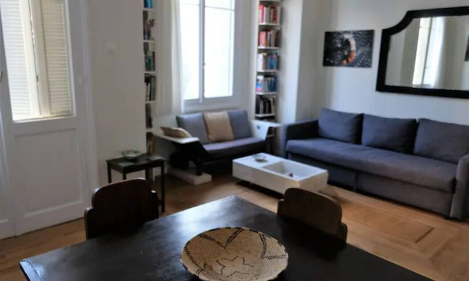 Filopappou Apartamento | Stylish Bright Athenian Flat