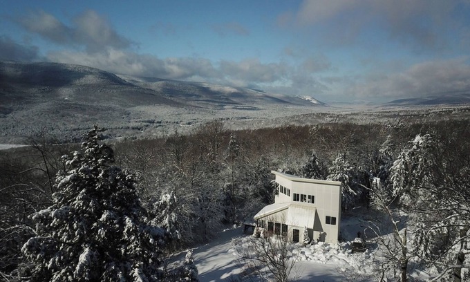 Elka Park Casa | Stylish Catskills Mountain Getaway Near HITS, Woodstock & Hunter