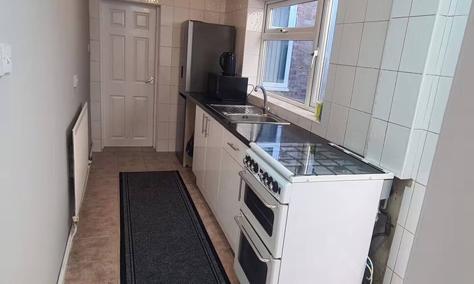 Coventry Casa | Stylish Central Home - Sleeps 4 & Private Garden