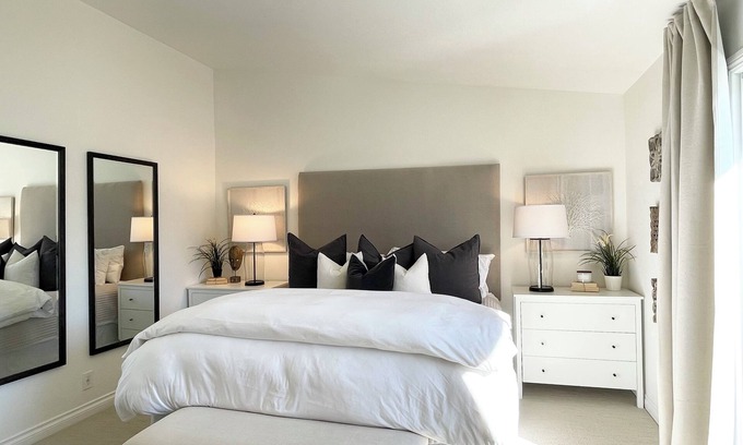 Goleta Casa | Stylish Charming Townhome in serene Goleta - Sleeps 6 - UCSB, Walk to Beach