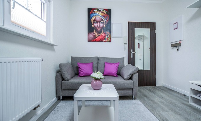 Niehl Apartamento | Stylish & chic, 2 room terrace apartment, 4 persons, subway 2 minutes walk