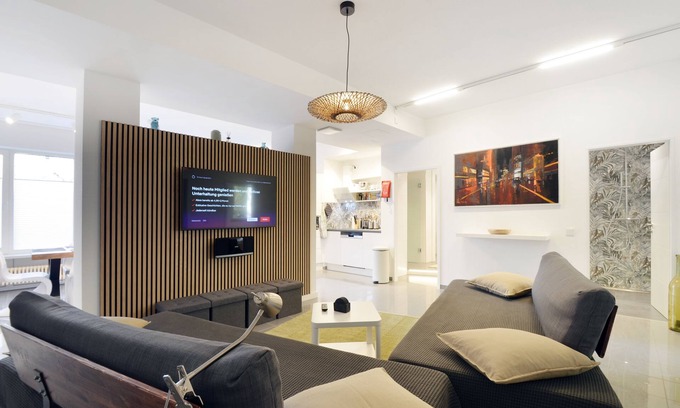 Schwabing-Freimann Apartamento | Stylish city apartment for up to 8 people, 5 minutes walk to the subway.