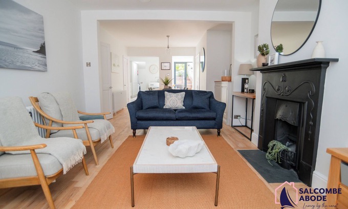 Salcombe Casa | Stylish Coastal 3 Bed Haven | Close to town on Coronation Road