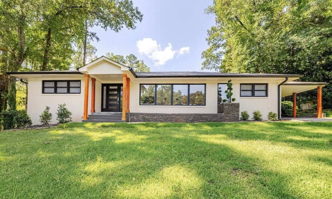 College Park Casa | Stylish Comfort Modern Chef Kitchen 4 BR 2 Baths
