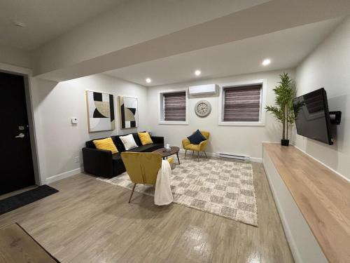 Westmount Apartamento | Stylish Condo AC Wi-Fi Westmount Smart TV