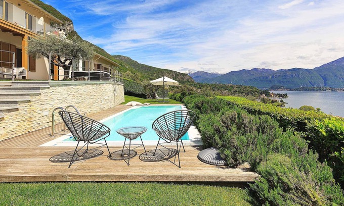 Azzano Villa | Stylish contemporary villa with pool and views over Lake Como! - Villa Nadea