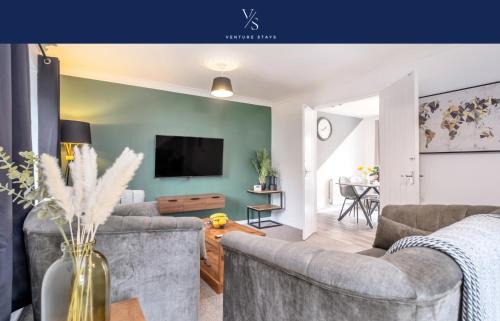Peterborough Casa | Stylish & Convenient 3 Bedroom House - Perfect for Contractors and Leisure Guests - Sleeps up to 5