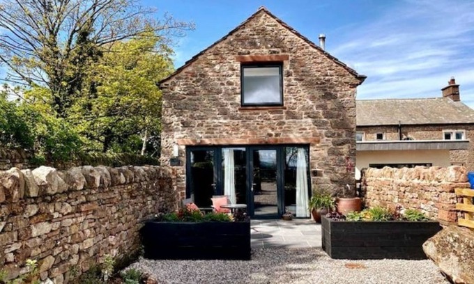 Penrith Casa | Stylish & cosy barn near Michelin-starred pub