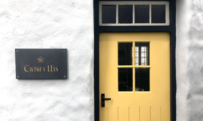 St Davids Cabaña | Stylish cosy cottage at the heart of the city