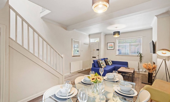 West Ealing Cabaña | Stylish Cottage in West Ealing. Business and Leisure. Close to Crossrail Station