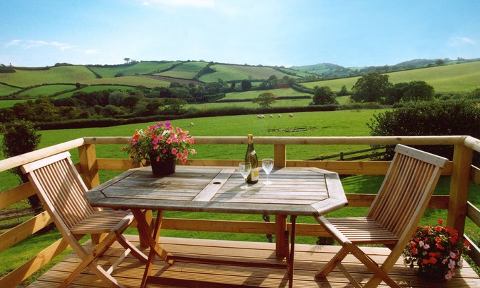 Liverton Cabaña | Elegante cabaña con vistas a la hermosa campiña del sur de Devon.