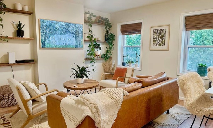Forest Hill Apartamento | Stylish & Cozy Apartment near EWR w/King bed and Central AC