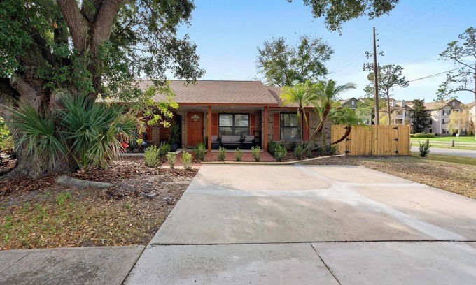 Orlando Casa | Stylish & Cozy King Bed Retreat @ Baldwin Park