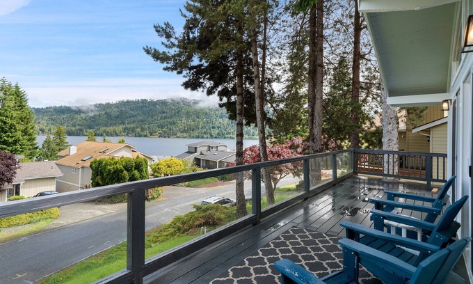 Sudden Valley Casa | Stylish & Cozy Lakeview Haven Near Lake, Trails & Mt. Baker Skiing