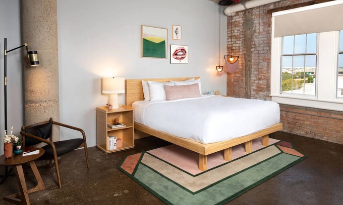 Downtown Dallas Hotel | Stylish Dallas Stay: Rooftop Pool w/ City Skyline Views! Artsy Vibes
