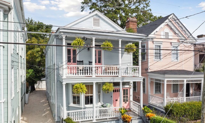 Westside Casa | Stylish Downtown Home with 92 Walk Score - Sleeps 14