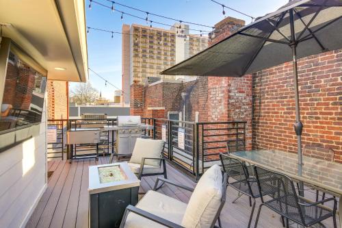 Downtown Knoxville Apartamento | Stylish Dtwn Knoxville Condo with Rooftop Deck!