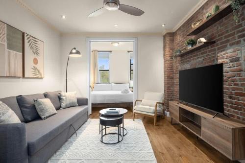 Ukrainian Village Apartamento | Stylish East Side Escape Steps from Fun