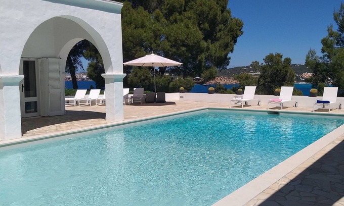 Sant Josep de sa Talaia Villa | Elegante villa, impresionantes vistas al mar, piscina de 15m y relajarse, jardines privados de 4100m2