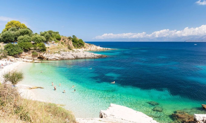 Kassiopi Apartamento | Stylish First Floor Two Bedroom Flat in Kassiopi With Breakfast