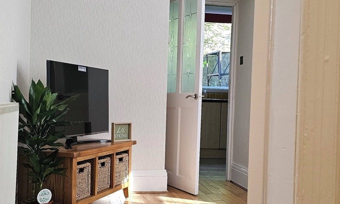 Central Aberdeen Apartamento | Stylish flat in central location. Pet friendly