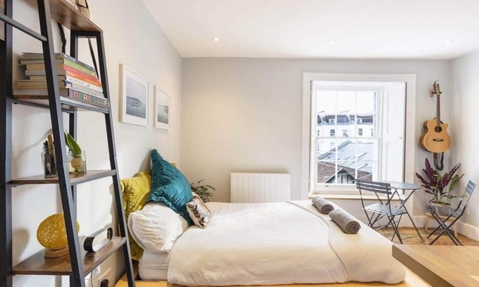 Clifton Apartamento | Stylish Flat on Beautiful Clifton Street, Parking