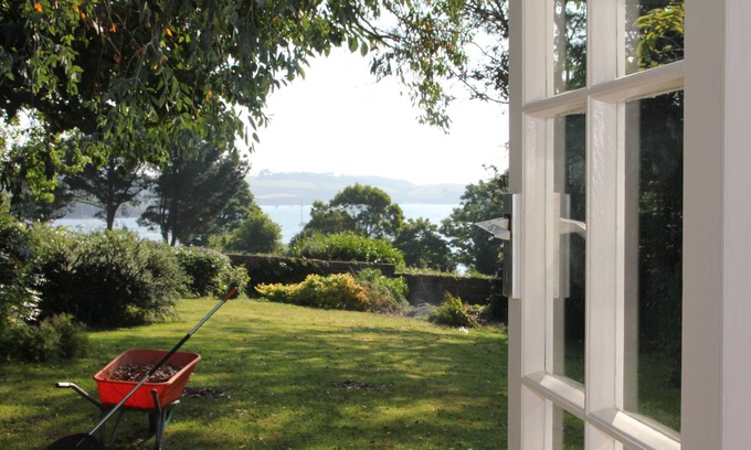 Helford Casa | Elegante cabaña de tablones de cuatro dormitorios en el pintoresco Helford
