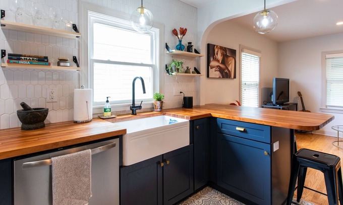 Germantown Casa | Stylish Germantown Cottage