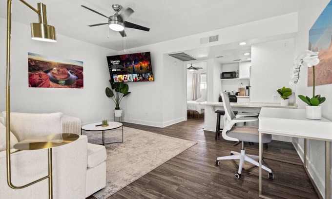 New Papago Parkway Apartamento | Stylish Getaway 1B1B Scottsdale