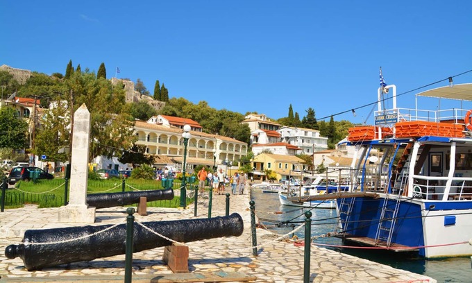 Kassiopi Apartamento | Stylish Gound Floor Two Bedroom Flat in Kassiopi With Breakfast